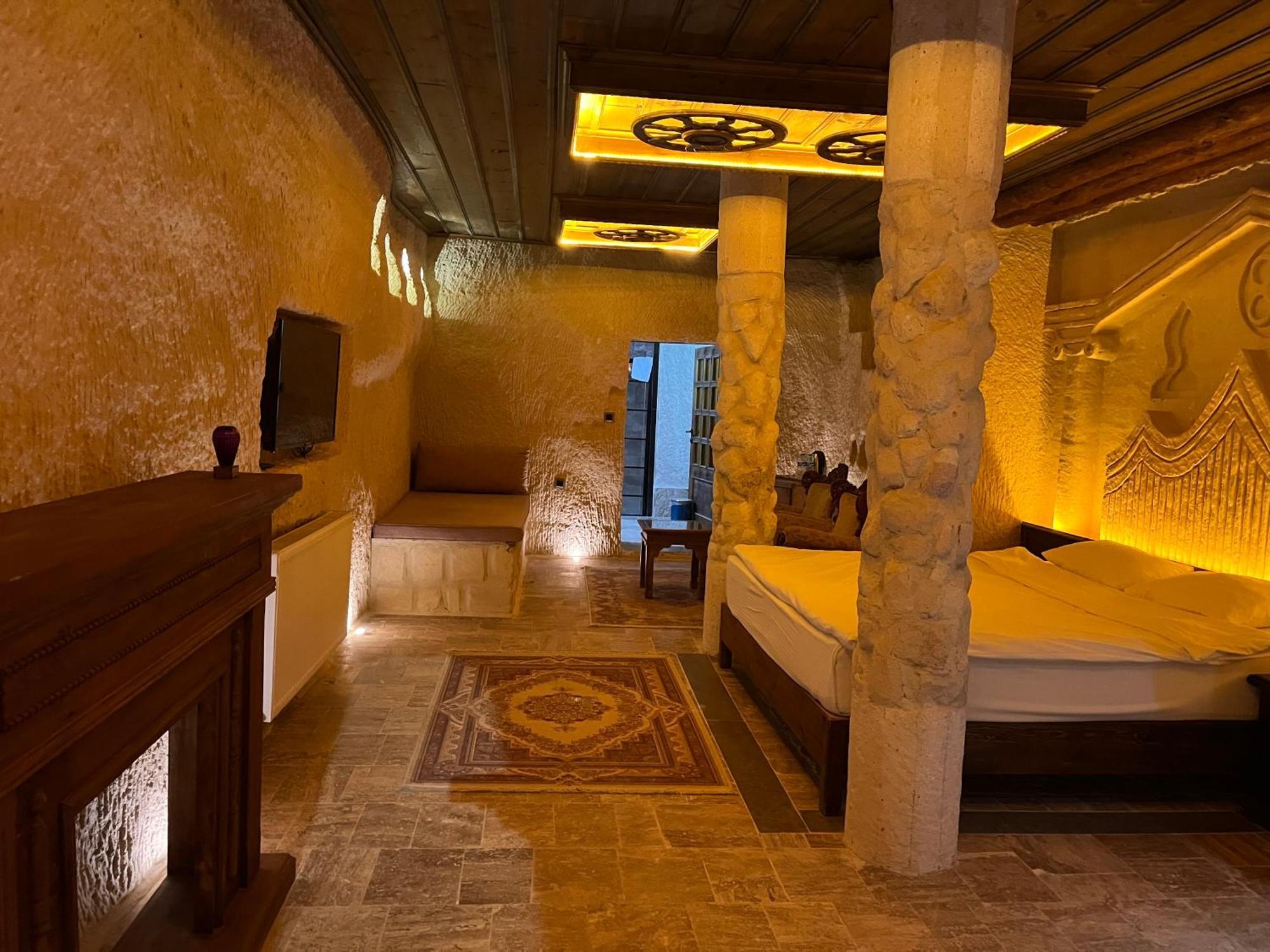 Dionysos Cave Cappadocia Hotel Юргюп Екстериор снимка